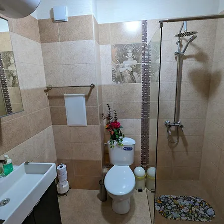 Business And Leisure In Mladost 2 With Free Garage * 소피아