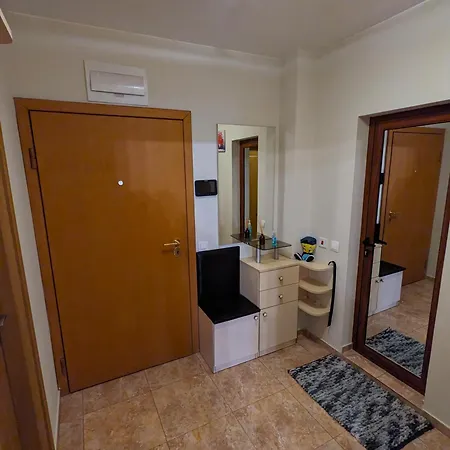 Business And Leisure In Mladost 2 With Free Garage Szófia