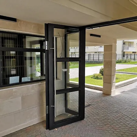 Business And Leisure In Mladost 2 With Free Garage Apartmán *