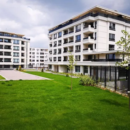 Business And Leisure In Mladost 2 With Free Garage Apartmán *