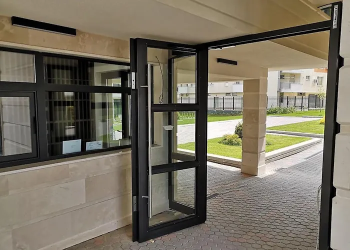 Business And Leisure In Mladost 2 With Free Garage Διαμέρισμα *